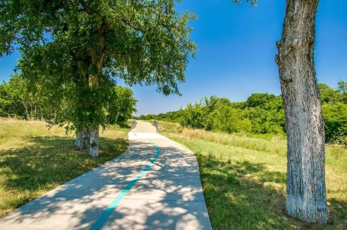 1544 Jackson St, Carrollton, TX 75006