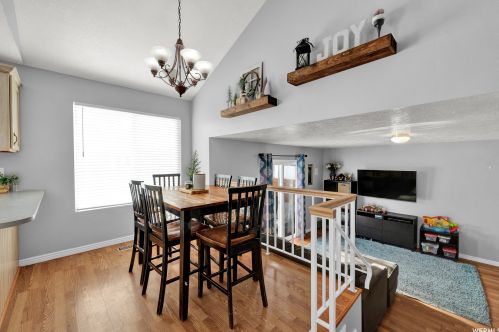 1367 Little Crk Dr, Taylorsville UT 84088-6544 exterior