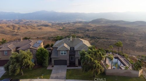 18458 Lakepointe Dr, Riverside CA  92503-0252 exterior