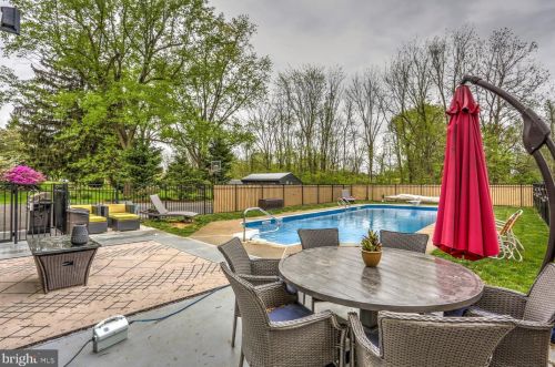 2502 Saddle Dr, Lancaster PA  17601-4827 exterior