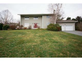 186 Ethel Dr, Portsmouth, RI 02871-3923