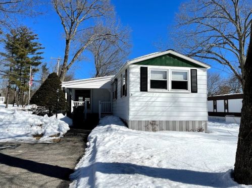 2 Meredith Dr, Hampstead, NH 03841-2222