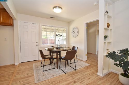 1061 Oak Grove Rd, Concord CA  94518-3129 exterior