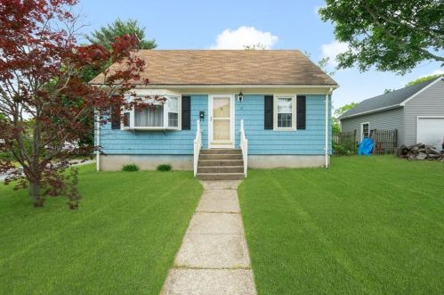 12 Marjorie St, Coventry, RI 02816-6037