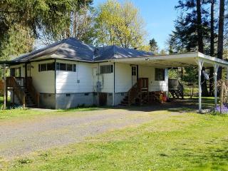910 Riverside Dr, Vernonia, OR 97064-1430