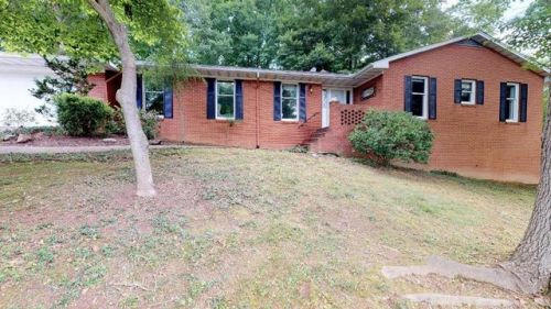 329 Mowbray Arch, Danville, VA 24541-3324