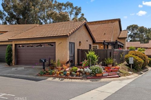 2044 Avenue Of The Trees, Carlsbad, CA 92008-1104