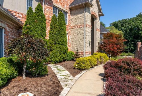 951 Summerset Parc Ln, Fenton, MO 63026-3598