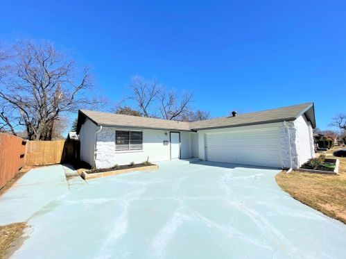 1221 Fairmont St, Irving TX  75062-6653 exterior