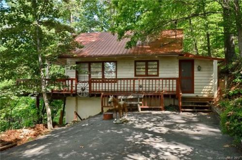 381 Norman Rd, Clyde, NC 28721-7605