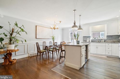 710 Lombard St, Philadelphia PA  19147-1315 exterior