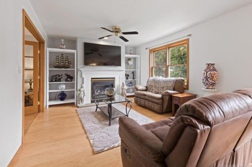 85 Kenmore Ave, Waterbury, CT 06708-1869