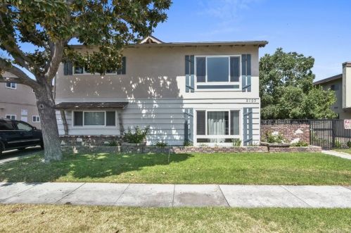 2103 Westport Dr, Anaheim, CA 92806-4127