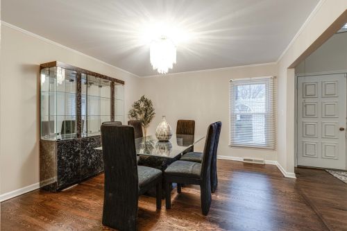 1020 Summit Dr, Bannockburn IL  60015-1823 exterior