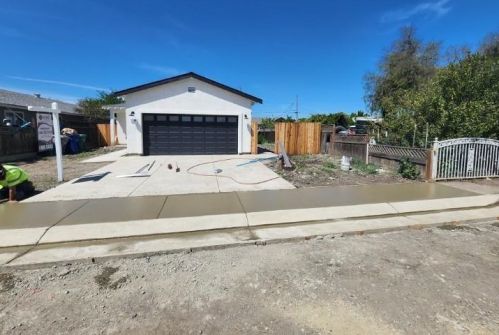 1042 Norton Ave, Dos Palos, CA 93620-2217