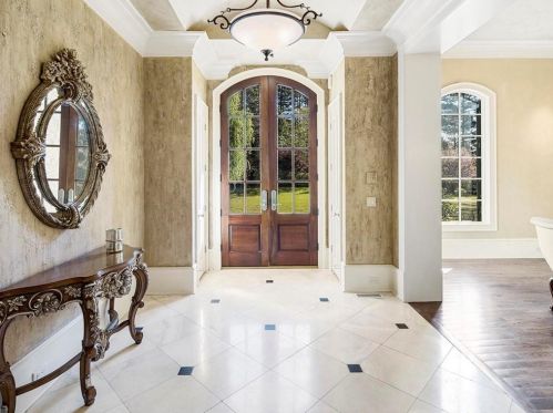 5540 Lake Island Dr, Atlanta GA  30327-4832 exterior