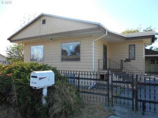135 Jennie Ave, Hermiston, OR 97838-1022