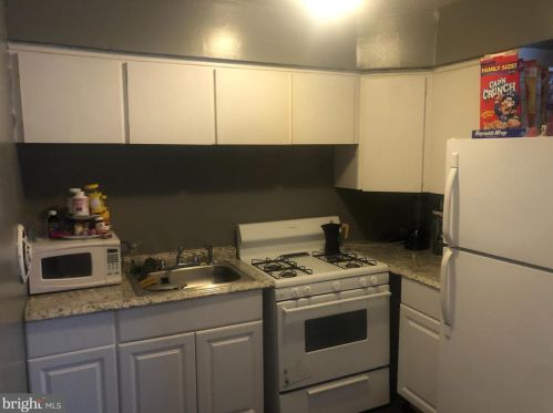 8128 Ditman St, Philadelphia PA 19136-2813 exterior