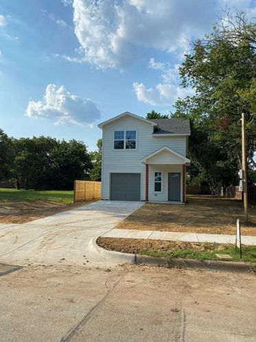 4811 Fitzhugh Ave, Fort Worth TX  76105-4352 exterior