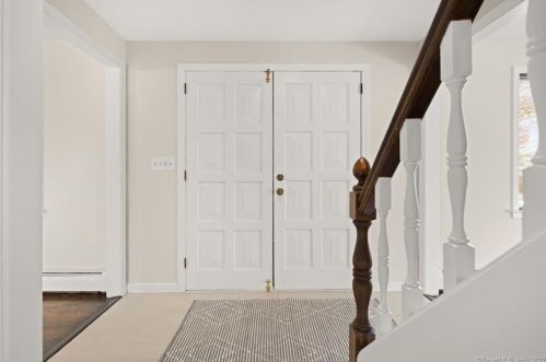 20 Summit Dr, Wapping CT  06074-3742 exterior
