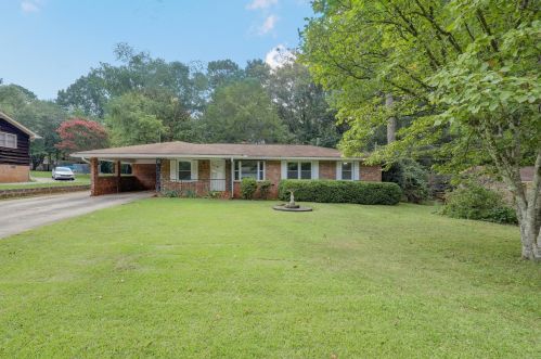 19 Lynn Cir, Newnan, GA 30263-1006