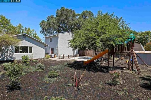 2060 Belmont Rd, Concord CA  94520-3902 exterior