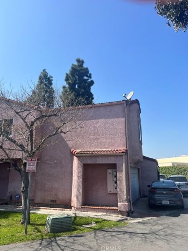 162 Racquet Club Dr, Compton, CA 90220-3184