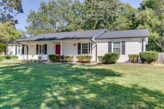 2 Maple Leaf Ct, Greenville, SC 29611-2441