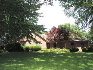 22 Oakcrest Dr, Pekin, IL 61554-9757