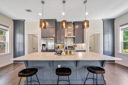 1721 Marietta Rd, Atlanta GA  30318-3668 exterior