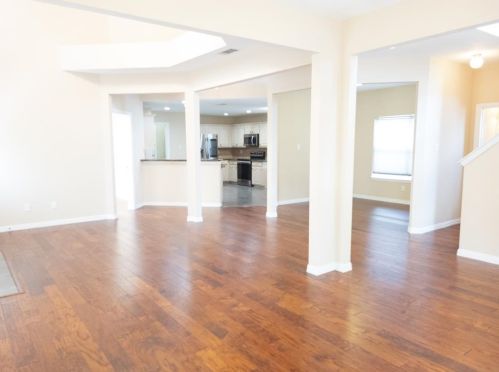 1341 Dallshan Dr, Carrollton, TX 75007-1109