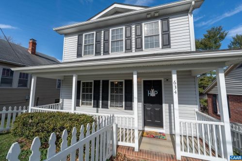 634 C St, Staunton, VA 24401-2736