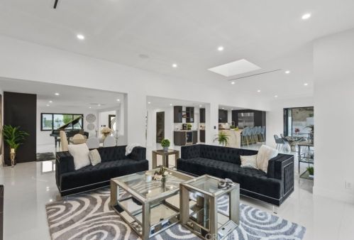 2434 Delisle Ct, Glendale CA  91208-2210 exterior