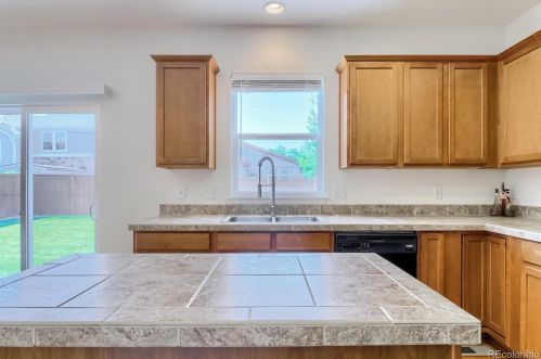 25028 Canal Pl, Aurora CO 80018-1627 exterior