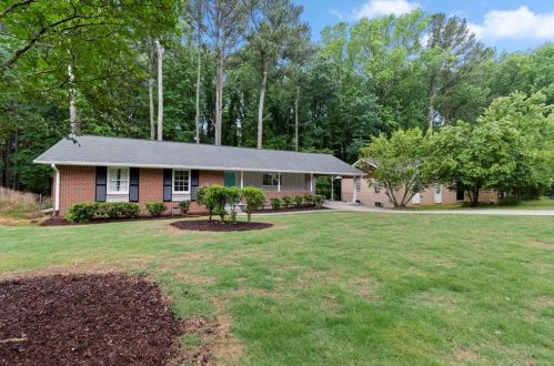 3227 Moss Oak Dr, Atlanta, GA 30340-1322