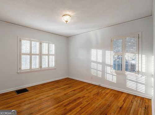 1166 Goodwin Rd, Atlanta GA  30324-2718 exterior