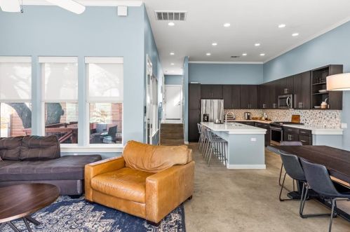 3100 Aldwyche Dr, Austin TX  78704 exterior