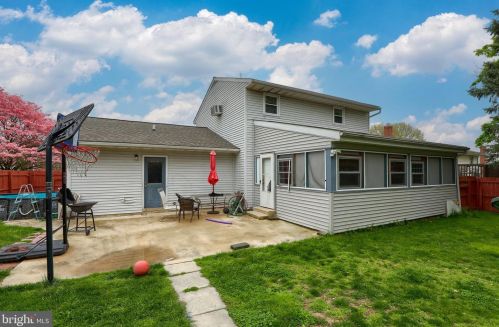 3074 Todd Ln, Lancaster PA  17601-1352 exterior