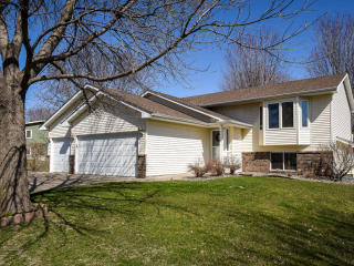 1103 Shawmut St, Prior Lake, MN 55379-3809