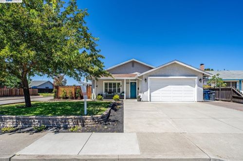 4250 Galloway St, Livermore, CA 94551-5414