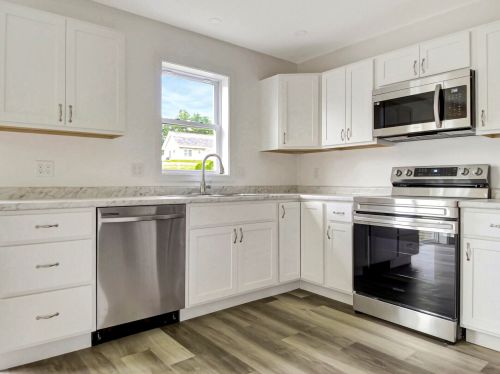 52 Village Cir, Augusta, ME 04330-0549