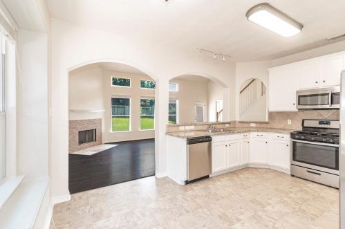 2309 Perkins Crossing Dr, Conroe TX  77304-6813 exterior