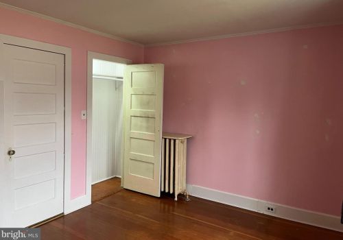 56 Mandl St, Trenton NJ  08619-3604 exterior