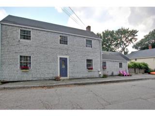 274 Austin St, Portsmouth, NH 03801-4358