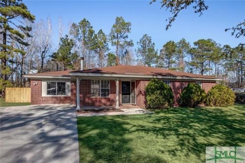 151 Michael St, Bloomingdale, GA 31302-8557