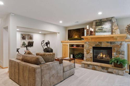 3315 Crestmoor Dr, Saint Paul MN  55125-5006 exterior