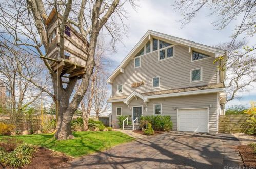 13 Seabreeze Pl, Norwalk CT  06854-4711 exterior