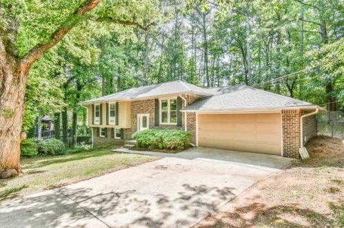2910 Woodgate Ct, Marietta, GA 30066-3527