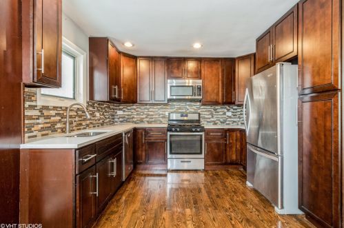 10222 California Ave, Chicago, IL 60805-3801