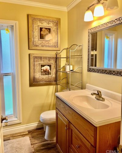 5670 Falling Leaf Ln, Riverside CA  92509-7310 exterior